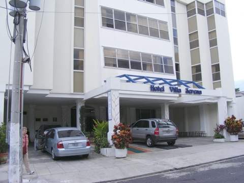 Facade of the Hotel Villa Serena San Benito