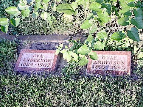 Eva 1824-1907 and Olof 1815-1892