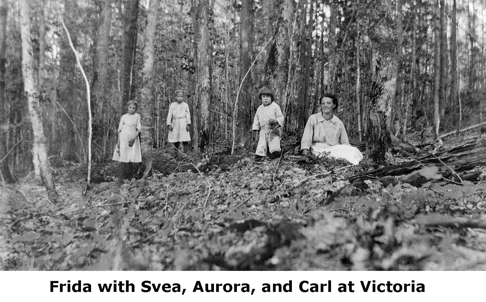 Svea, Aurora, Carl, and Frida Holm