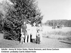 Victor Holm with wife Jenny and two sisters