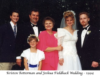 Family members lined up with Kristen Botterman and her groom